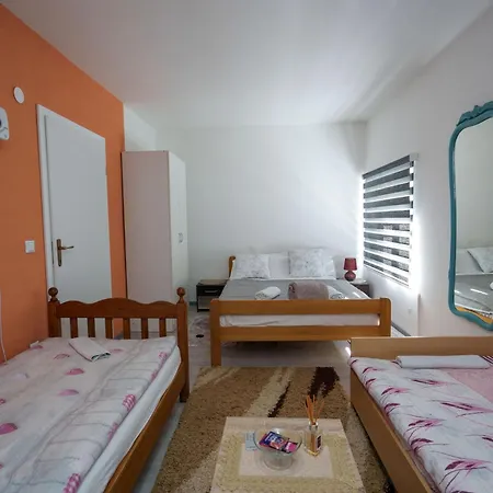 Oskar Apartment