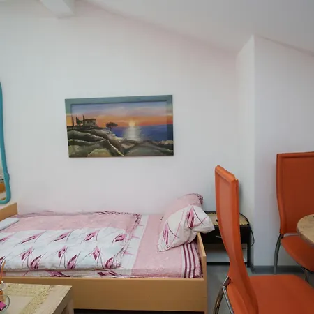 Apartment Oskar Knin