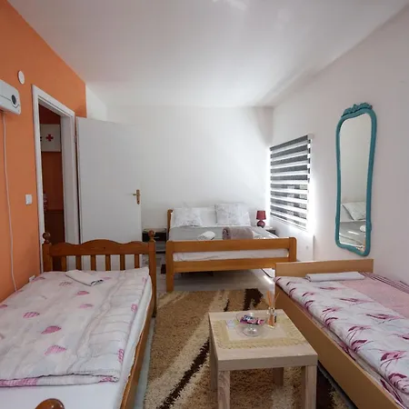 Apartment Oskar Knin