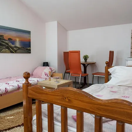 Oskar Apartment Knin
